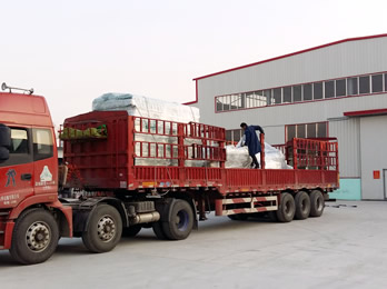 濟(jì)南西科櫥柜門(mén)生產(chǎn)線(xiàn)裝車(chē)發(fā)貨現(xiàn)場(chǎng)